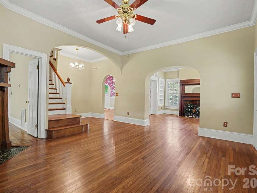 313 Gold Street, Kings Mountain, NC 28086.  MLS# CAR4399469, YatesRealty ID 35939. 