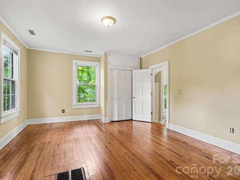 313 Gold Street, Kings Mountain, NC 28086.  MLS# CAR4399469, YatesRealty ID 35939. 