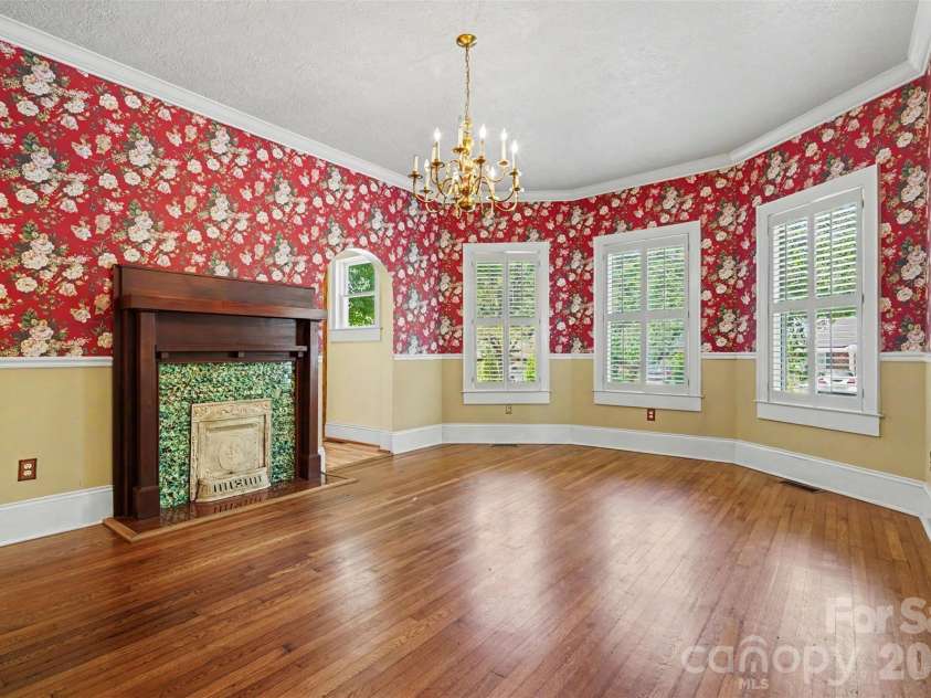 313 Gold Street, Kings Mountain, NC 28086.  MLS# CAR4399469, YatesRealty ID 35939. 