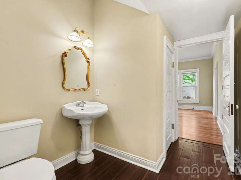 313 Gold Street, Kings Mountain, NC 28086.  MLS# CAR4399469, YatesRealty ID 35939. 