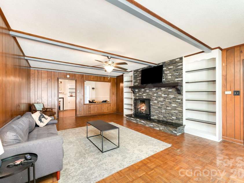 1107 Fairfield Drive, Gastonia, NC 28054.  MLS# CAR4334227, YatesRealty ID 3594. 