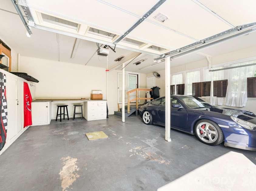 1107 Fairfield Drive, Gastonia, NC 28054.  MLS# CAR4334227, YatesRealty ID 3594. 