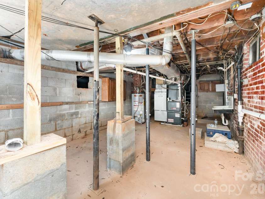 1107 Fairfield Drive, Gastonia, NC 28054.  MLS# CAR4334227, YatesRealty ID 3594. 