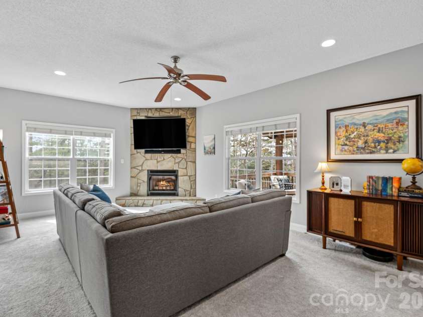 505 Kings Ridge, Asheville, NC 28804.  MLS# CAR4403305, YatesRealty ID 3594. 