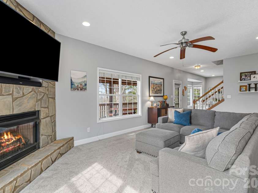 505 Kings Ridge, Asheville, NC 28804.  MLS# CAR4403305, YatesRealty ID 3594. 
