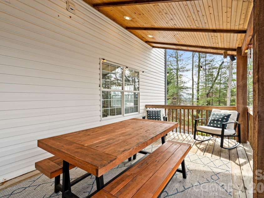 505 Kings Ridge, Asheville, NC 28804.  MLS# CAR4403305, YatesRealty ID 3594. 