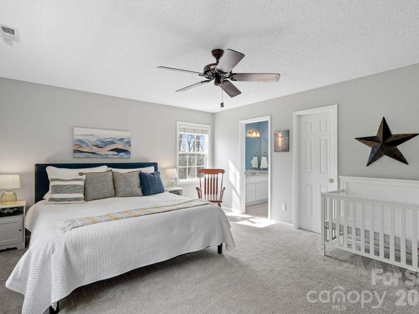 505 Kings Ridge, Asheville, NC 28804.  MLS# CAR4403305, YatesRealty ID 3594. 