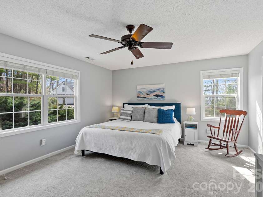 505 Kings Ridge, Asheville, NC 28804.  MLS# CAR4403305, YatesRealty ID 3594. 