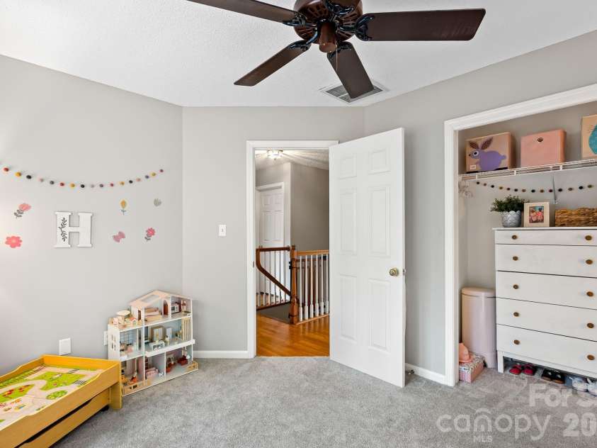 505 Kings Ridge, Asheville, NC 28804.  MLS# CAR4403305, YatesRealty ID 3594. 