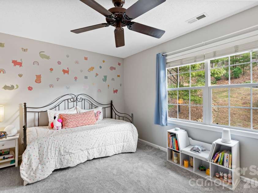 505 Kings Ridge, Asheville, NC 28804.  MLS# CAR4403305, YatesRealty ID 3594. 