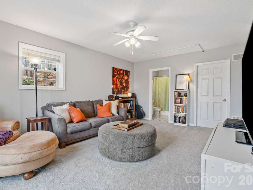 505 Kings Ridge, Asheville, NC 28804.  MLS# CAR4403305, YatesRealty ID 3594. 