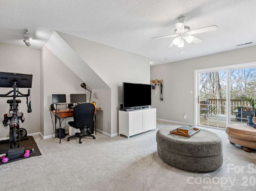 505 Kings Ridge, Asheville, NC 28804.  MLS# CAR4403305, YatesRealty ID 3594. 