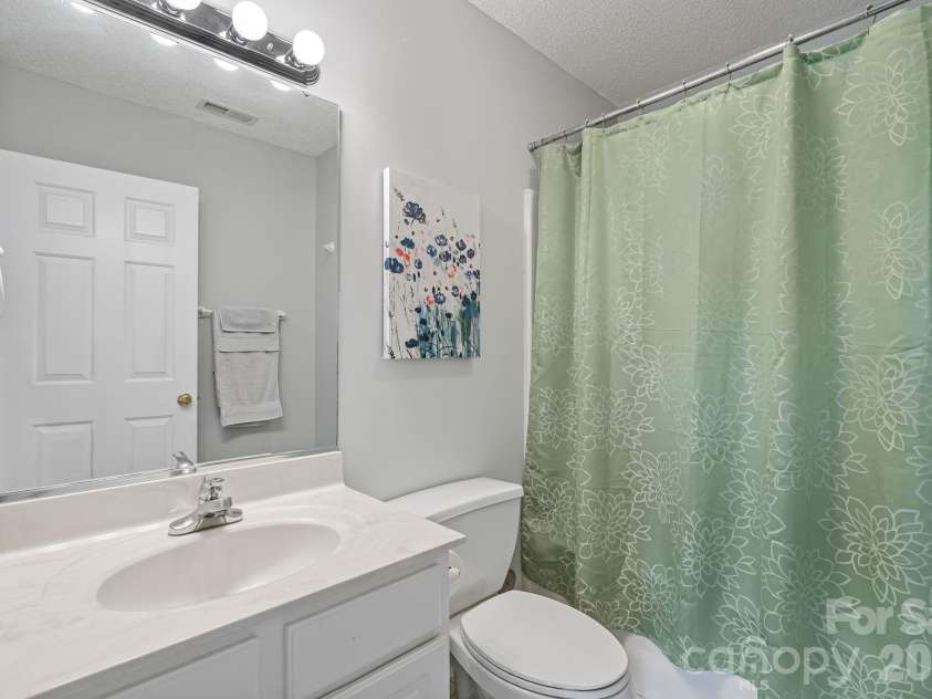 505 Kings Ridge, Asheville, NC 28804.  MLS# CAR4403305, YatesRealty ID 3594. 