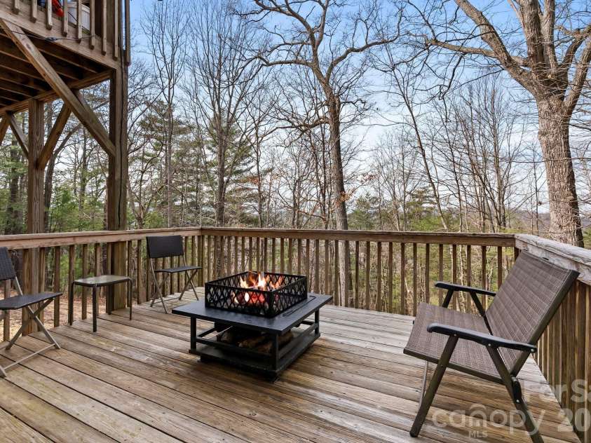 505 Kings Ridge, Asheville, NC 28804.  MLS# CAR4403305, YatesRealty ID 3594. 