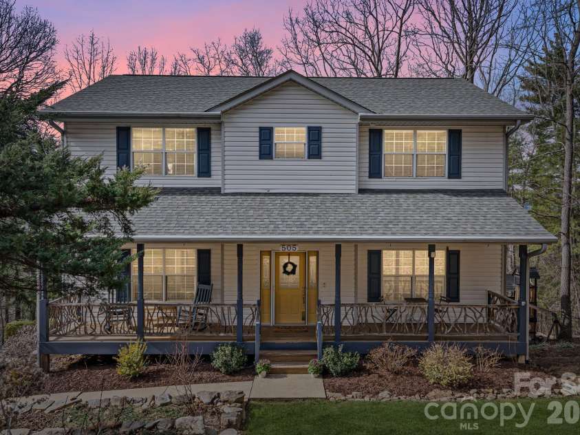 505 Kings Ridge, Asheville, NC 28804.  MLS# CAR4403305, YatesRealty ID 3594. 