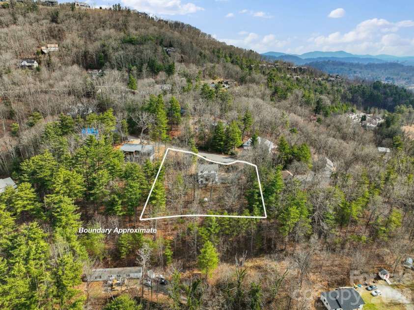 505 Kings Ridge, Asheville, NC 28804.  MLS# CAR4403305, YatesRealty ID 3594. 