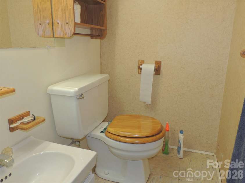632 Rock Corner Road, Forest City, NC 28043.  MLS# CAR4402184, YatesRealty ID 35941. 
