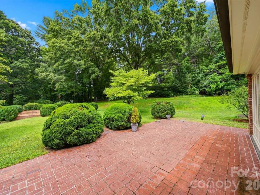 2373 Wilkesboro Boulevard, Lenoir, NC 28645.  MLS# CAR4402764, YatesRealty ID 35943. 