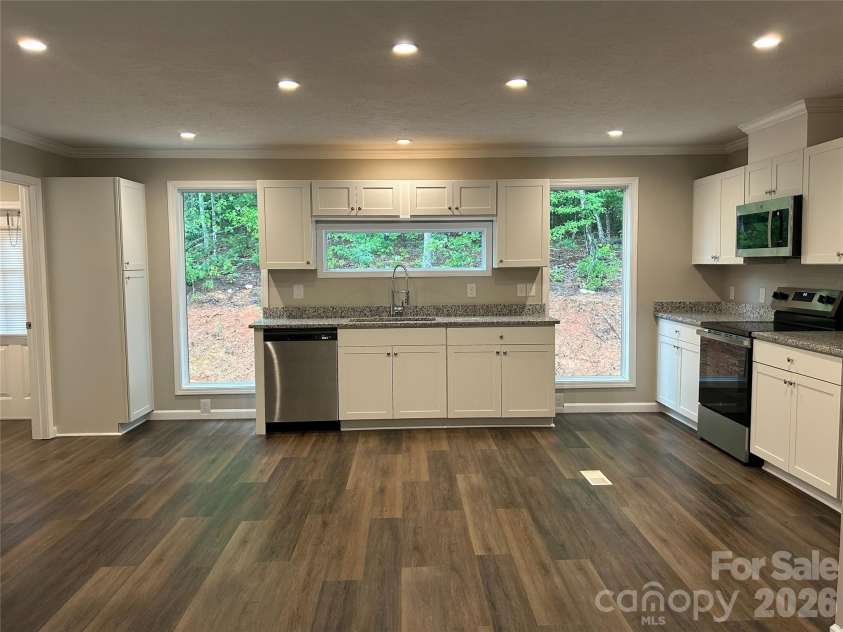 3153 Bear Trail Drive, Lenoir, NC 28645.  MLS# CAR4402335, YatesRealty ID 35946. 