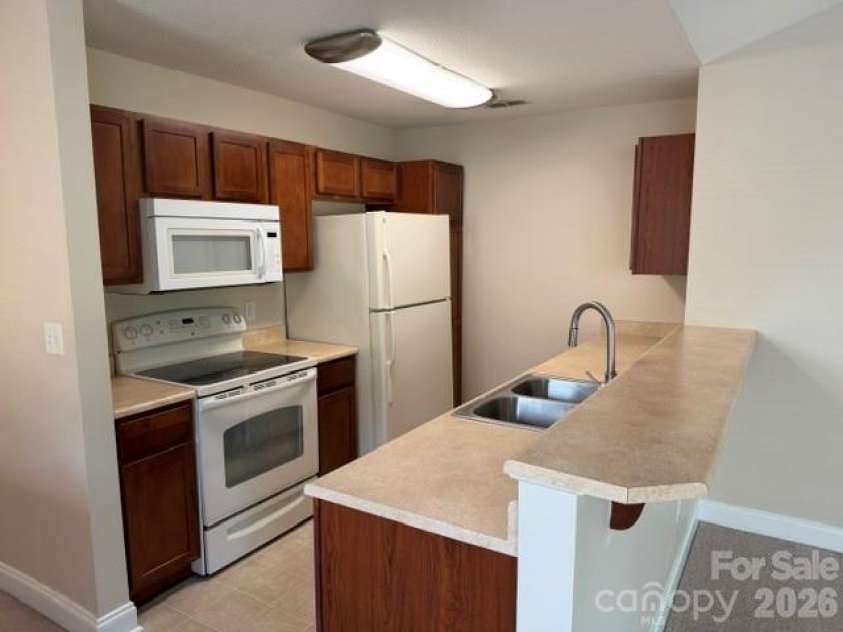 93 Foxden Drive, Fletcher, NC 28732.  MLS# CAR4402301, YatesRealty ID 35956. 