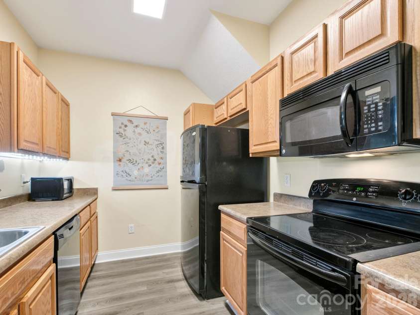 93 Foxden Drive, Fletcher, NC 28732.  MLS# CAR4412404, YatesRealty ID 35956. 