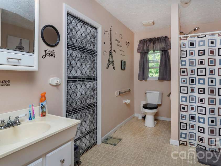 2521 Kempsar Lane, Monroe, NC 28110.  MLS# CAR4402656, YatesRealty ID 35958. 