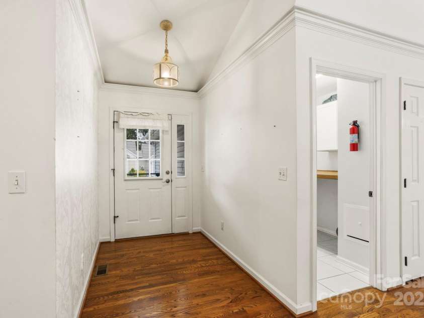 315 Charlestown Drive, Hendersonville, NC 28792.  MLS# CAR4293660, YatesRealty ID 3596. 