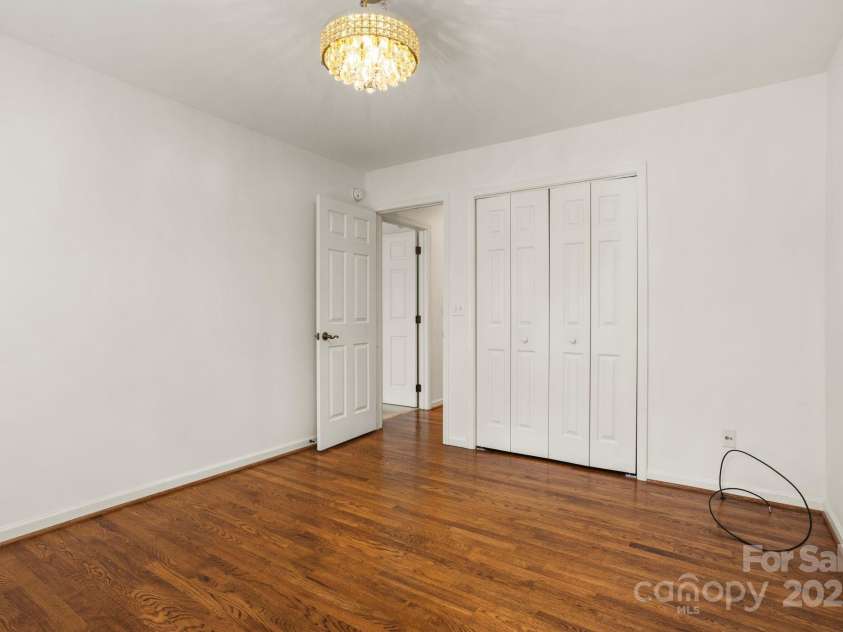 315 Charlestown Drive, Hendersonville, NC 28792.  MLS# CAR4293660, YatesRealty ID 3596. 