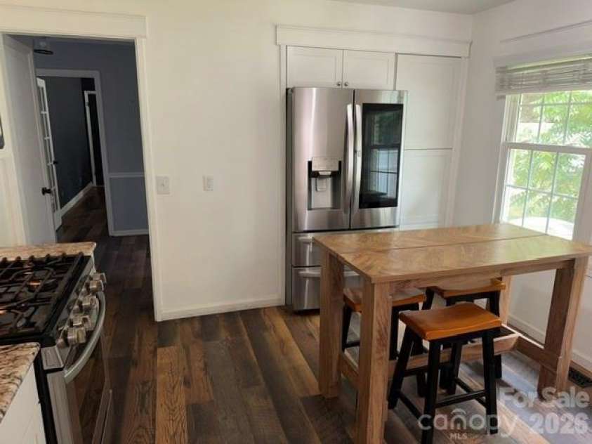 1376 Glenheath Drive, Hendersonville, NC 28791.  MLS# CAR4402718, YatesRealty ID 35960. 