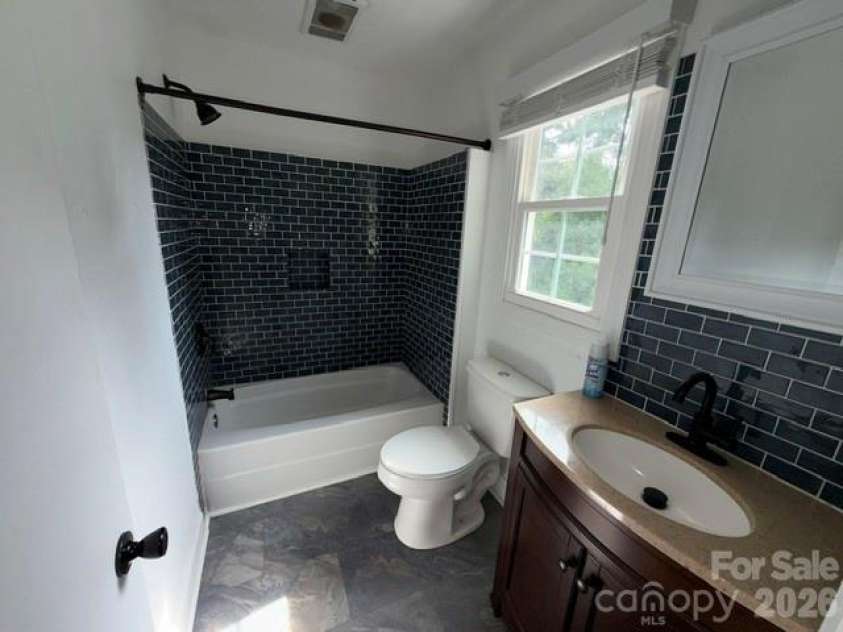 1376 Glenheath Drive, Hendersonville, NC 28791.  MLS# CAR4402718, YatesRealty ID 35960. 
