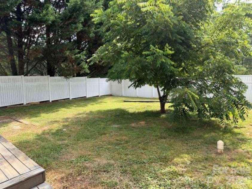 1376 Glenheath Drive, Hendersonville, NC 28791.  MLS# CAR4402718, YatesRealty ID 35960. 