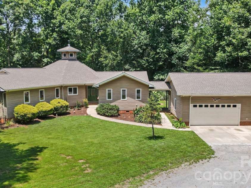1837 White Ibis Court, Clover, SC 29710.  MLS# CAR4401053, YatesRealty ID 35961. 