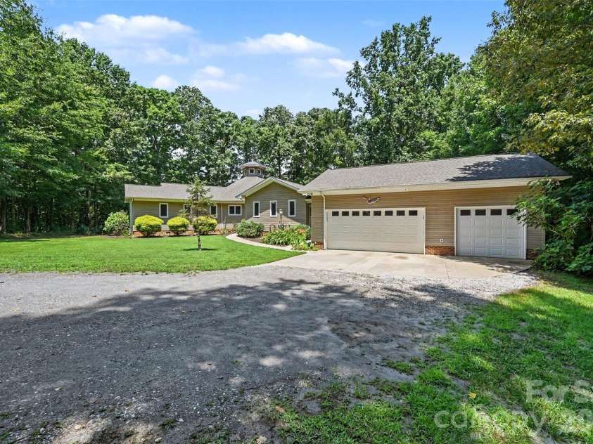 1837 White Ibis Court, Clover, SC 29710.  MLS# CAR4401053, YatesRealty ID 35961. 