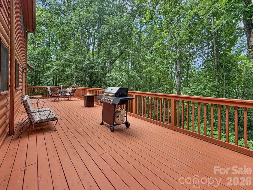 321 Grays Shadow Lane, Banner Elk, NC 28604.  MLS# CAR4402280, YatesRealty ID 35963. 