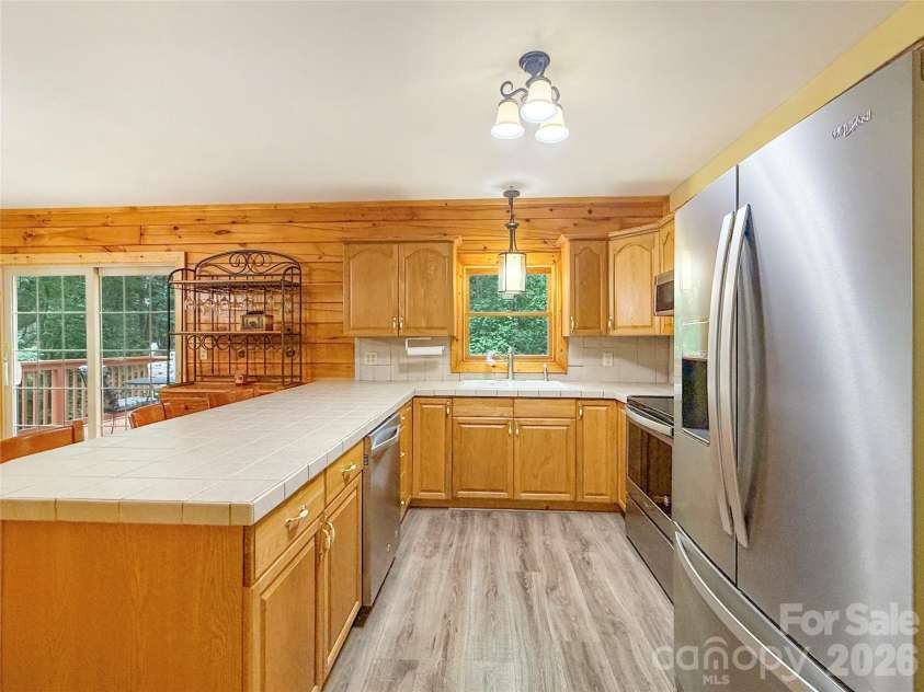 321 Grays Shadow Lane, Banner Elk, NC 28604.  MLS# CAR4402280, YatesRealty ID 35963. 