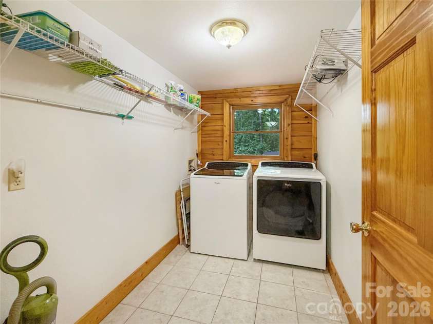 321 Grays Shadow Lane, Banner Elk, NC 28604.  MLS# CAR4402280, YatesRealty ID 35963. 