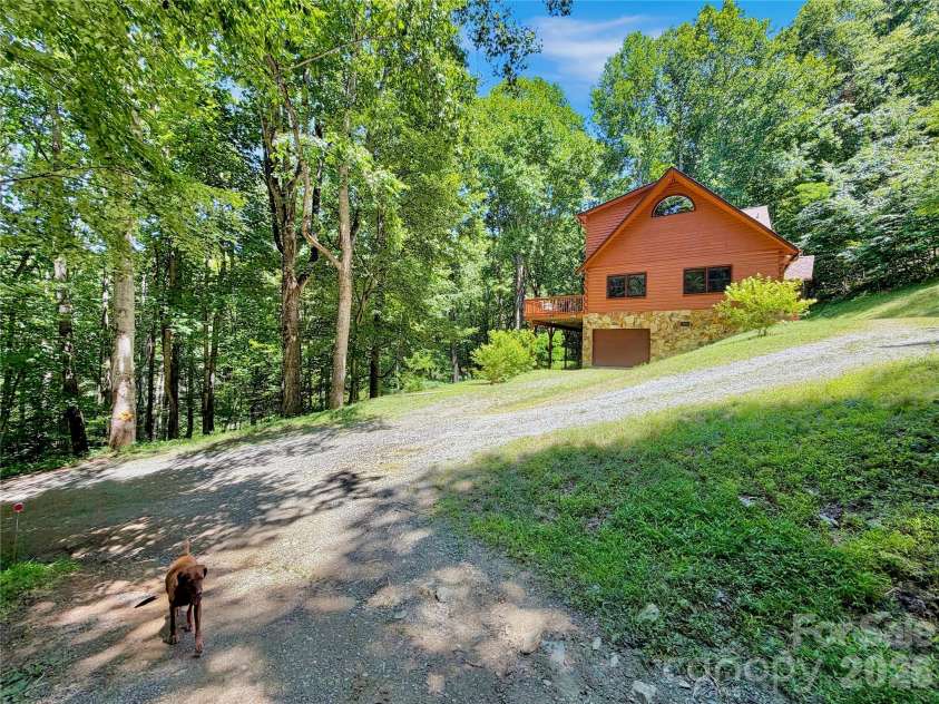 321 Grays Shadow Lane, Banner Elk, NC 28604.  MLS# CAR4402280, YatesRealty ID 35963. 