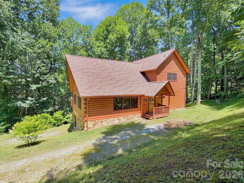 321 Grays Shadow Lane, Banner Elk, NC 28604.  MLS# CAR4402280, YatesRealty ID 35963. 