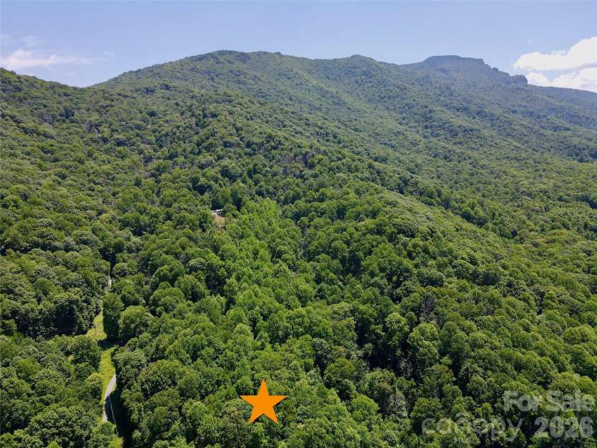 321 Grays Shadow Lane, Banner Elk, NC 28604.  MLS# CAR4402280, YatesRealty ID 35963. 