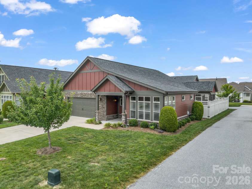595 Summerfield Place, Flat Rock, NC 28731.  MLS# CAR4402478, YatesRealty ID 35964. 