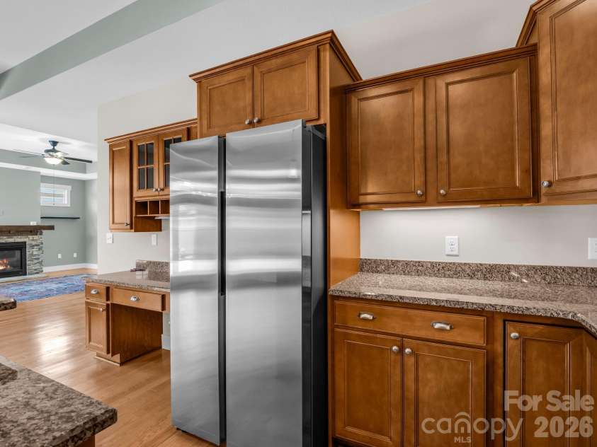 595 Summerfield Place, Flat Rock, NC 28731.  MLS# CAR4402478, YatesRealty ID 35964. Modern appliances