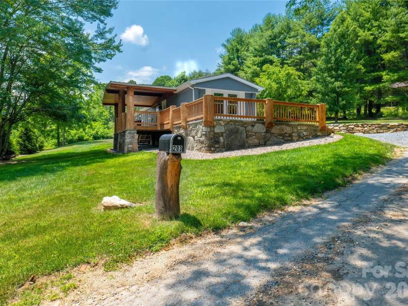 203 Justice Drive, Clyde, NC 28721.  MLS# CAR4400421, YatesRealty ID 35967. 