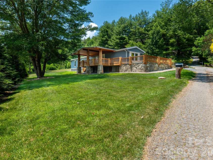 203 Justice Drive, Clyde, NC 28721.  MLS# CAR4400421, YatesRealty ID 35967. 
