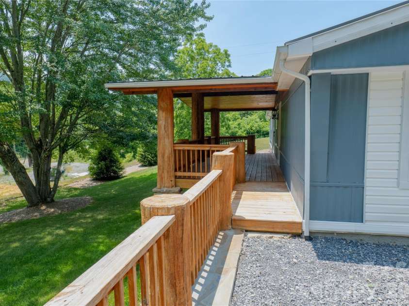 203 Justice Drive, Clyde, NC 28721.  MLS# CAR4400421, YatesRealty ID 35967. 