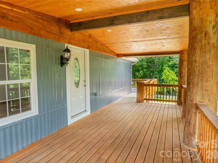203 Justice Drive, Clyde, NC 28721.  MLS# CAR4400421, YatesRealty ID 35967. 
