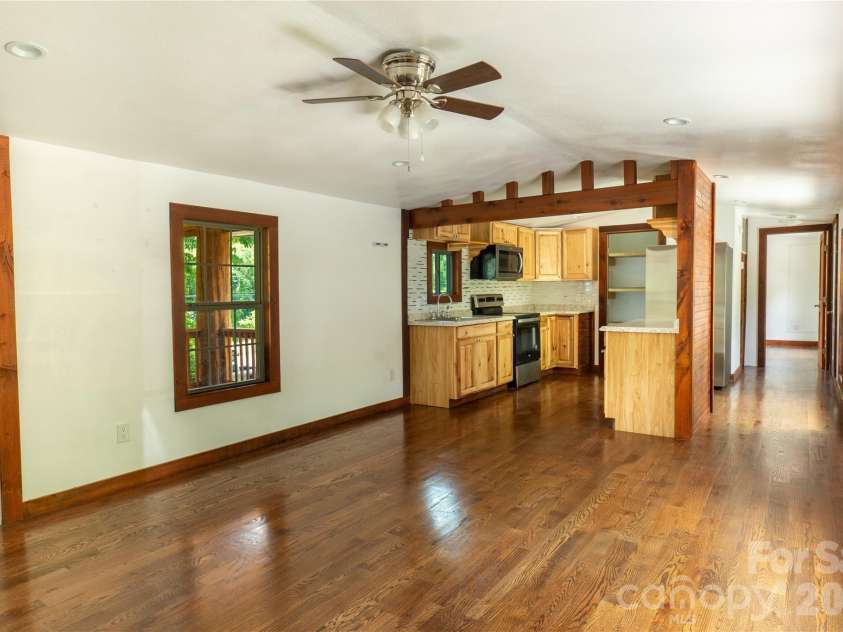 203 Justice Drive, Clyde, NC 28721.  MLS# CAR4400421, YatesRealty ID 35967. 