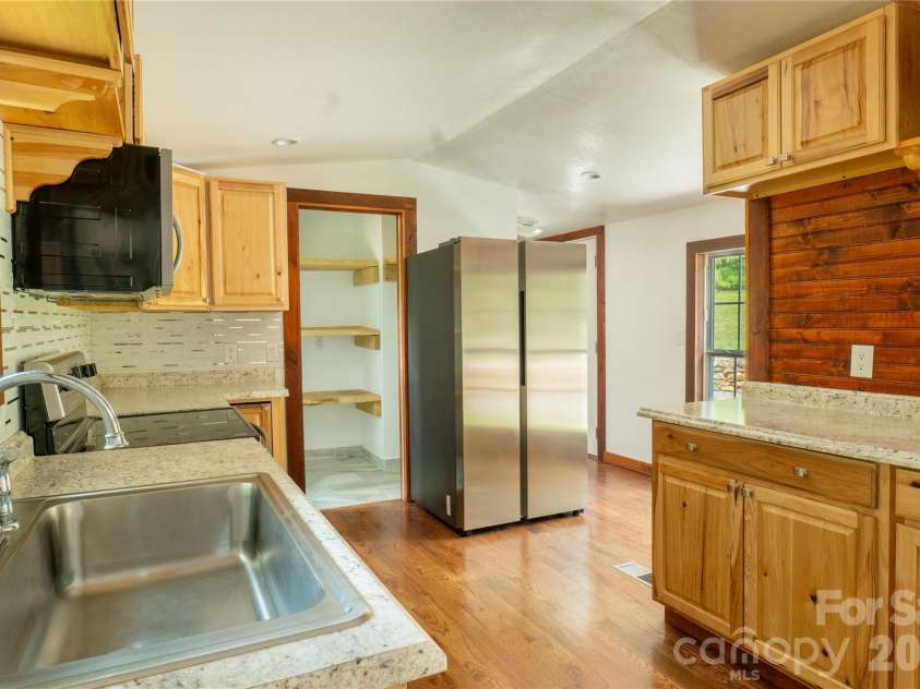203 Justice Drive, Clyde, NC 28721.  MLS# CAR4400421, YatesRealty ID 35967. 