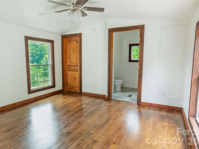 203 Justice Drive, Clyde, NC 28721.  MLS# CAR4400421, YatesRealty ID 35967. 