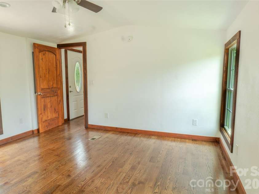 203 Justice Drive, Clyde, NC 28721.  MLS# CAR4400421, YatesRealty ID 35967. 