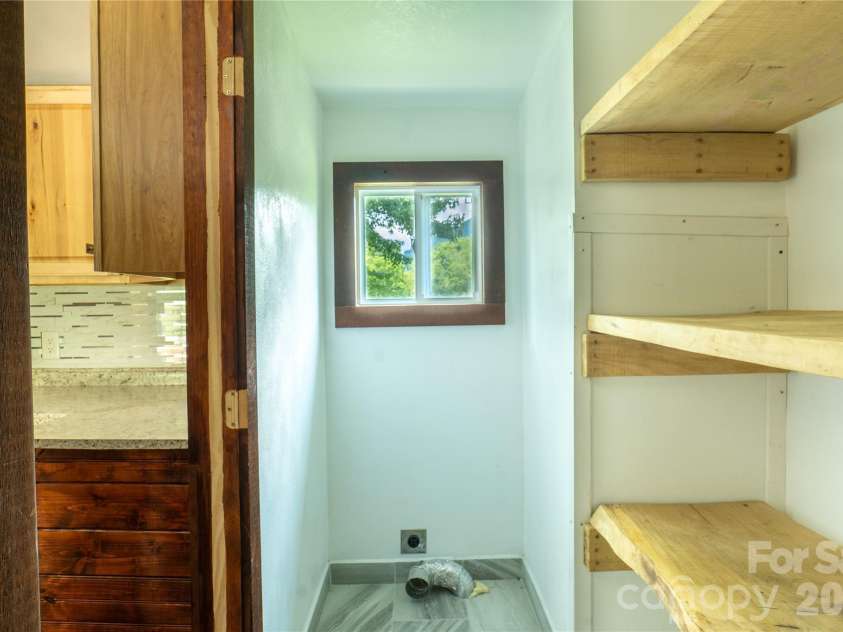 203 Justice Drive, Clyde, NC 28721.  MLS# CAR4400421, YatesRealty ID 35967. 
